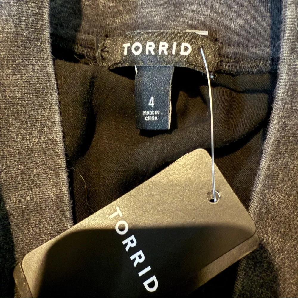 Torrid NWT Chills Bomber Jacket‎ Women’s Size 4X Black Wash Long Sleeve Full Zip